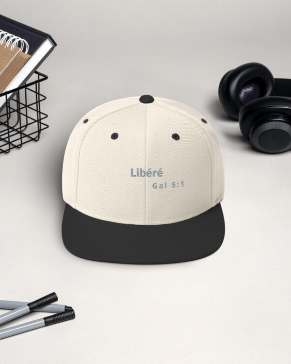 Casquette snapback « Libéré »