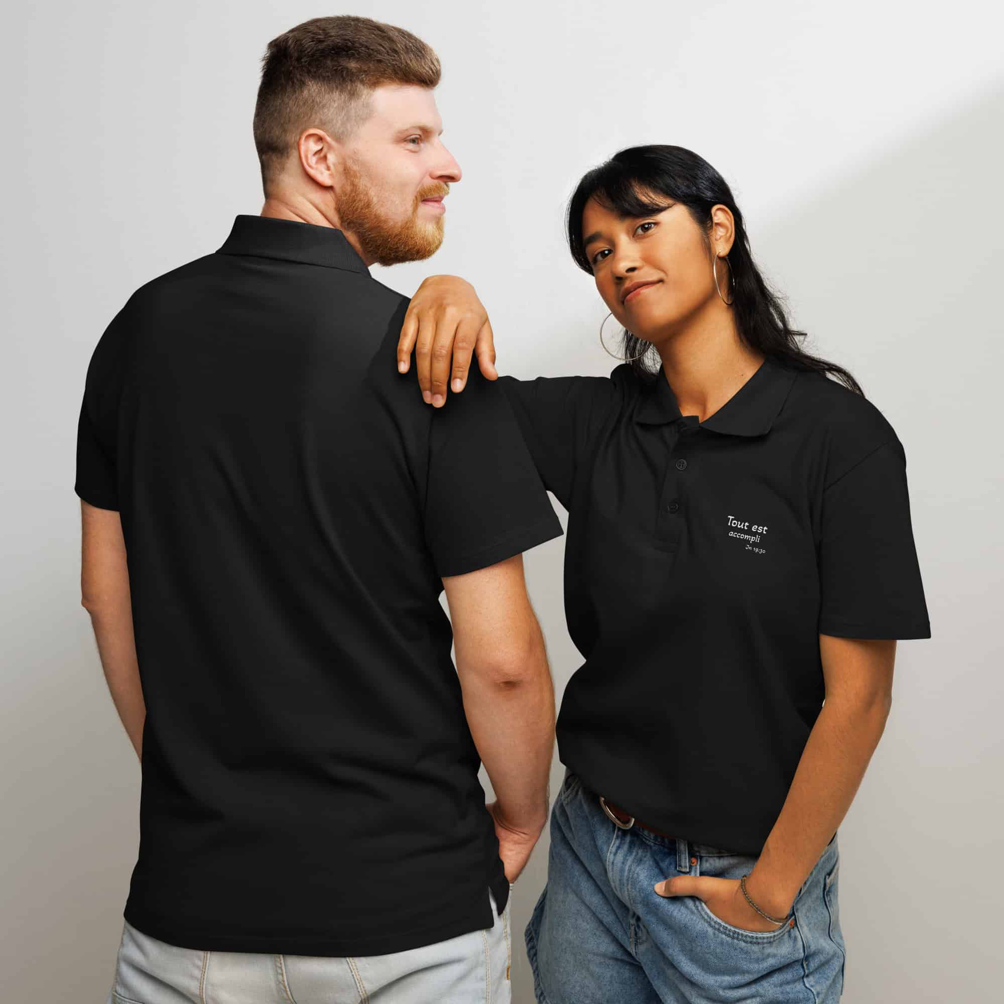 Polo piqué premium unisexe "Tout est accompli" – Image 2