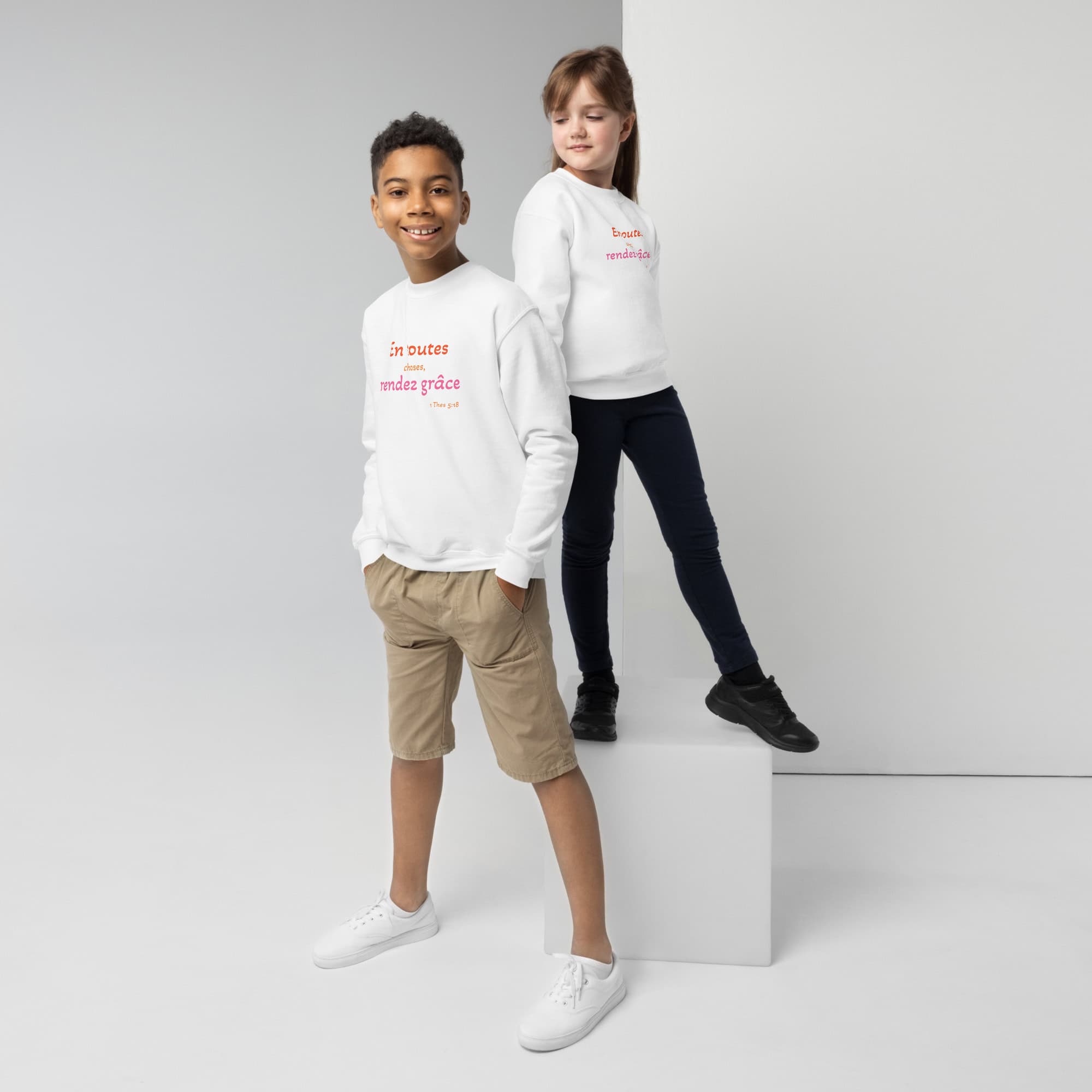 Sweat classique enfant "En toutes choses, rendez grâce" – Image 8