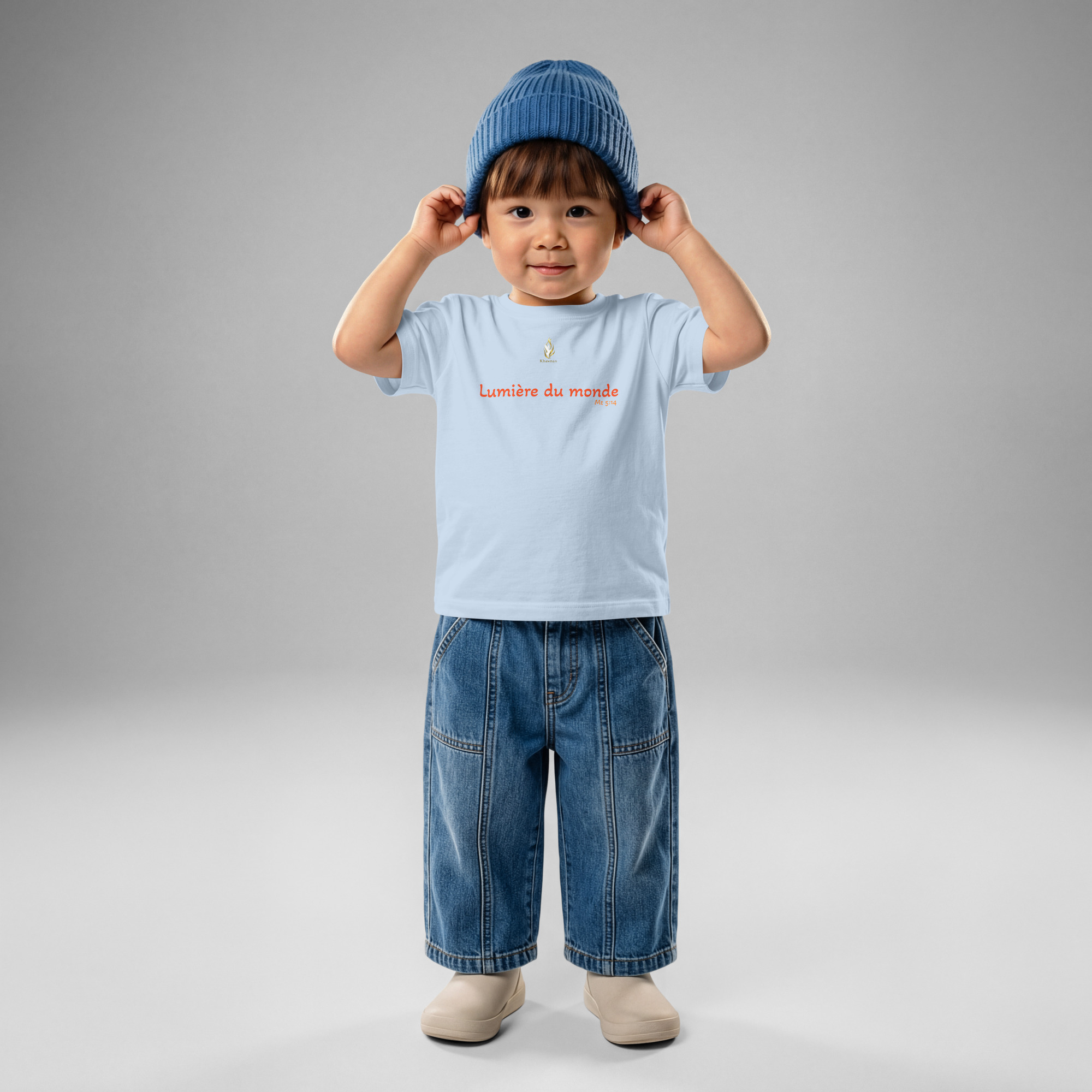 T-shirt bébé KHAWNAN bleu, parole « Lumière du monde », vue de face.