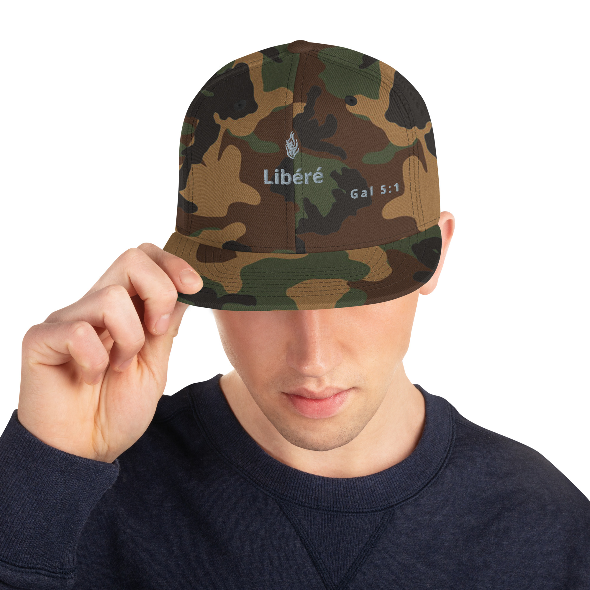 Casquette snapback KHAWNAN, parole « Libéré », vue de face.