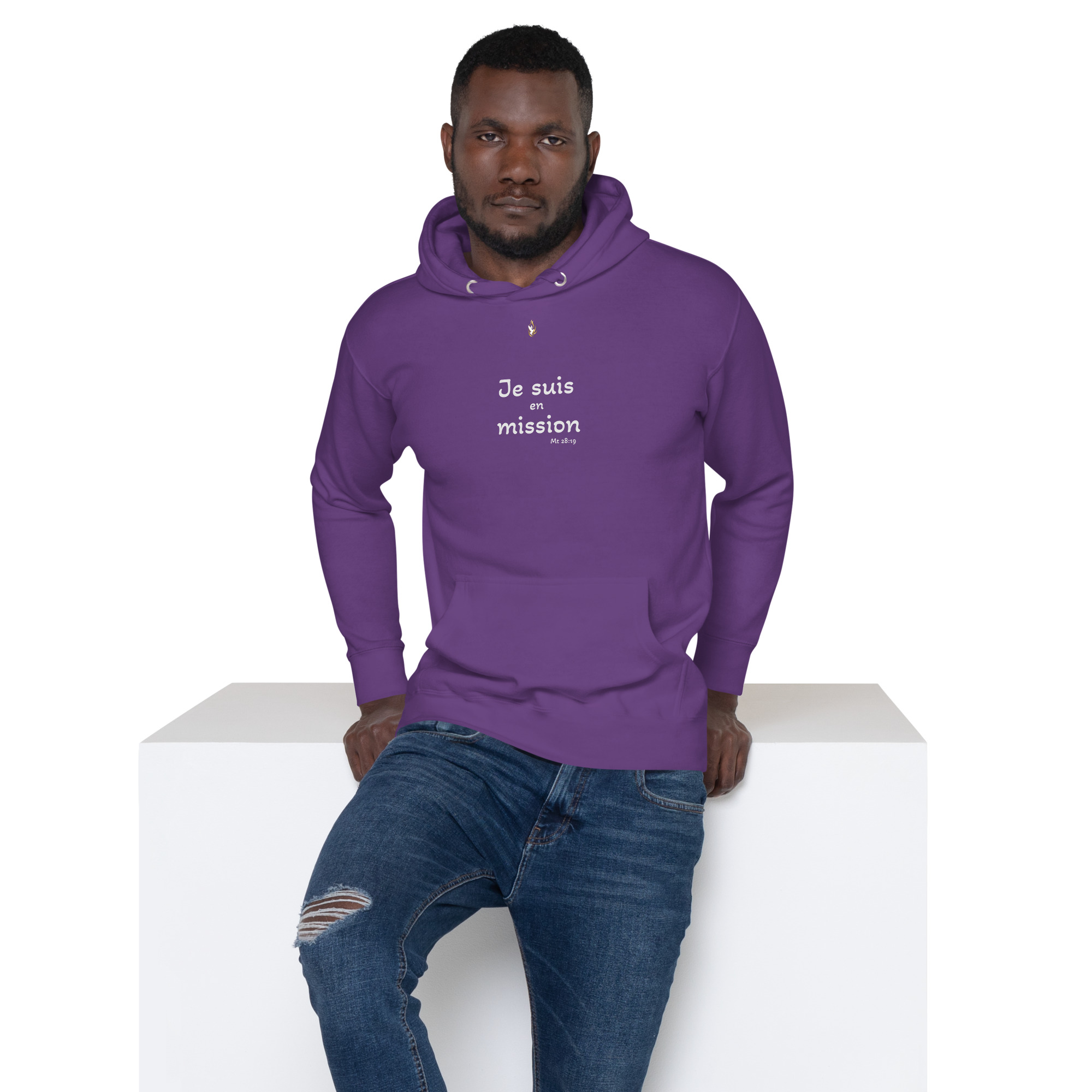 Sweat à capuche unisexe KHAWNAN violet, parole « Je suis en mission », vue de face.