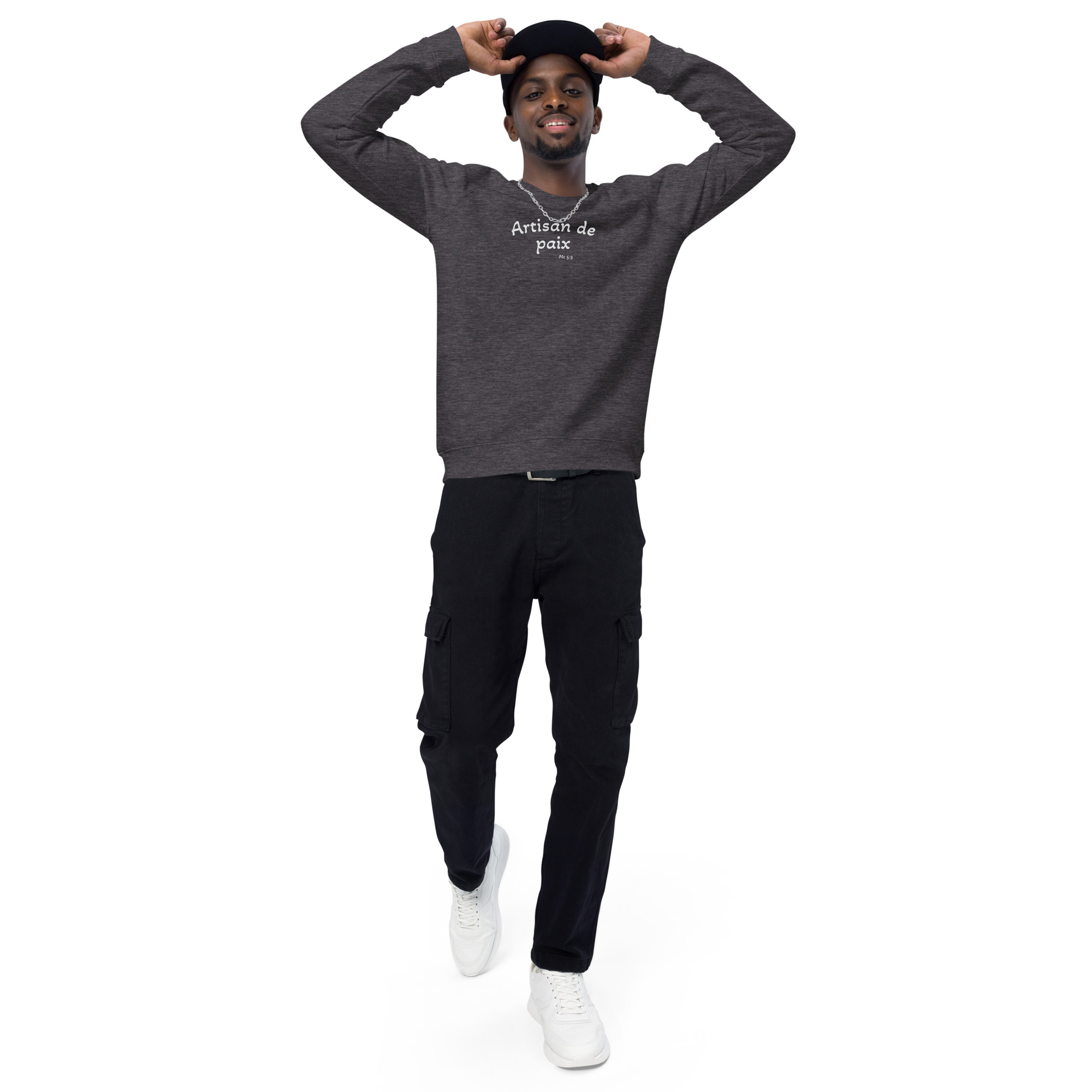 Sweatshirt écologique unisexe KHAWNAN anthracite, parole « Artisan de paix », vue de face.