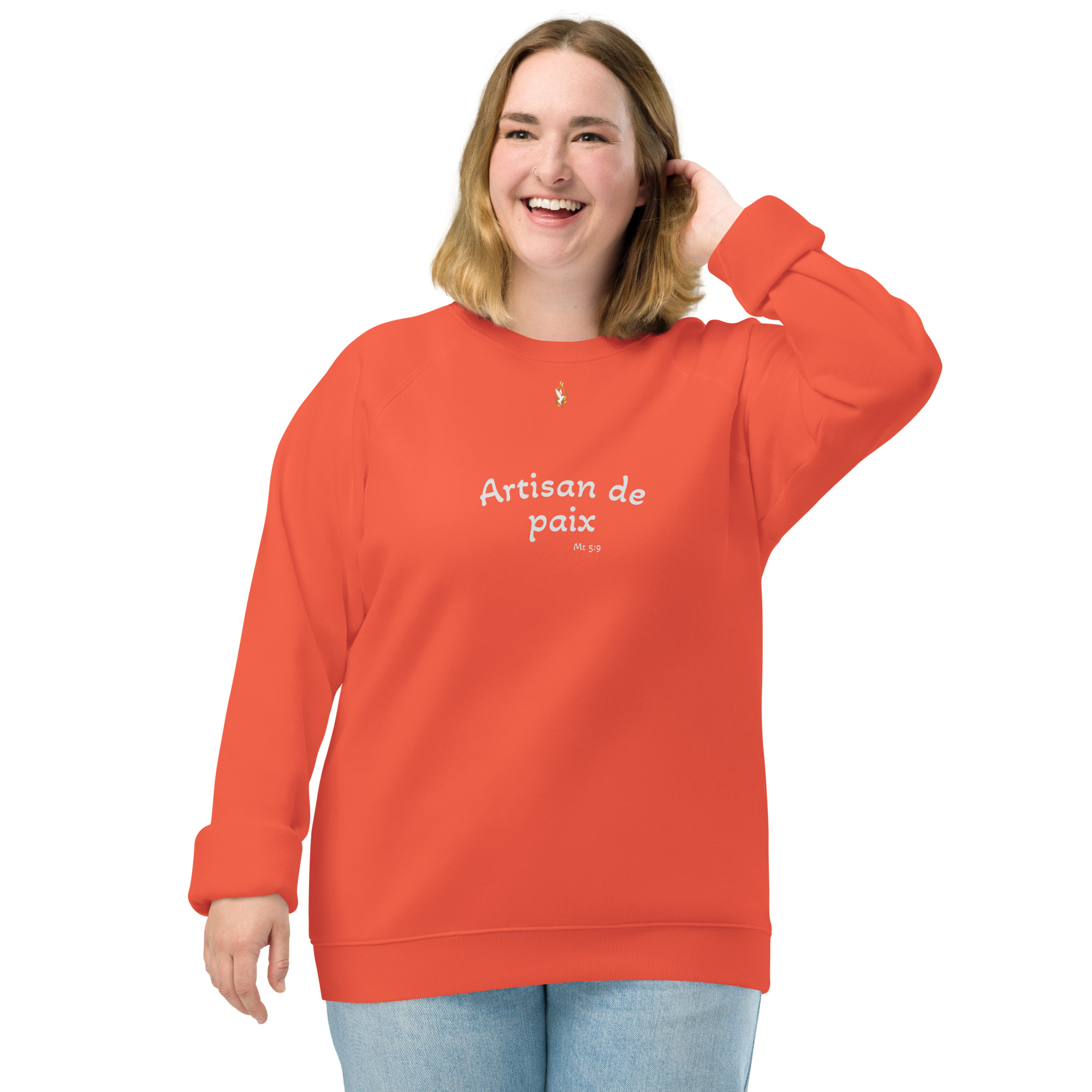 Sweatshirt écologique unisexe KHAWNAN orange, parole « Artisan de paix », vue de face.