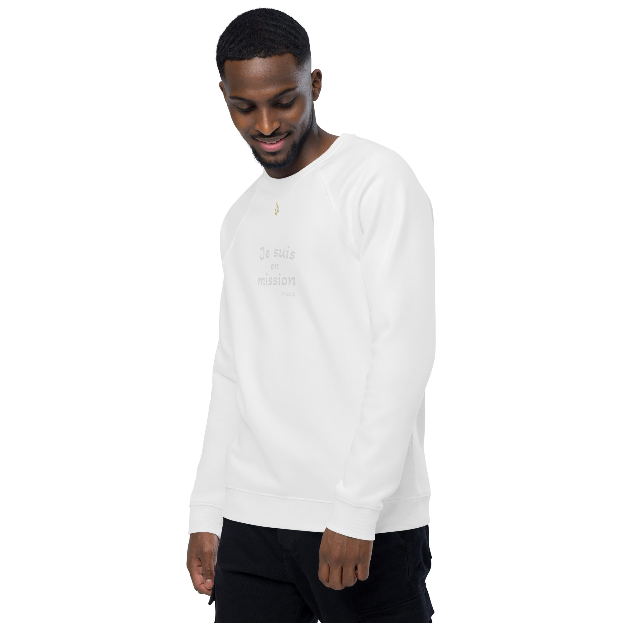 Sweatshirt écologique unisexe KHAWNAN blanc, parole « Je suis en mission », vue de trois quarts gauche.