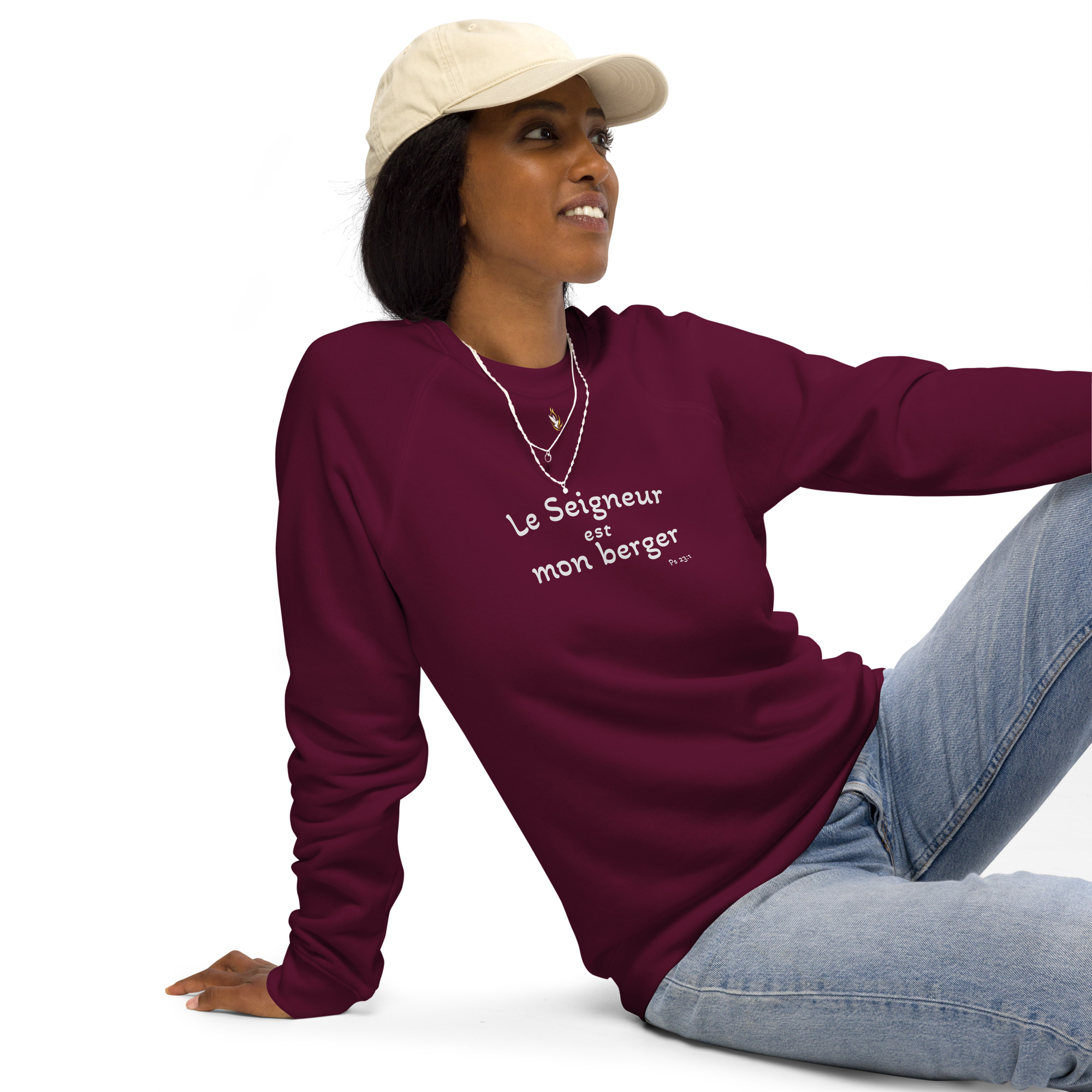 Sweatshirt écologique unisexe KHAWNAN bordeaux profond, parole « Le Seigneur est mon berger », vue de face.