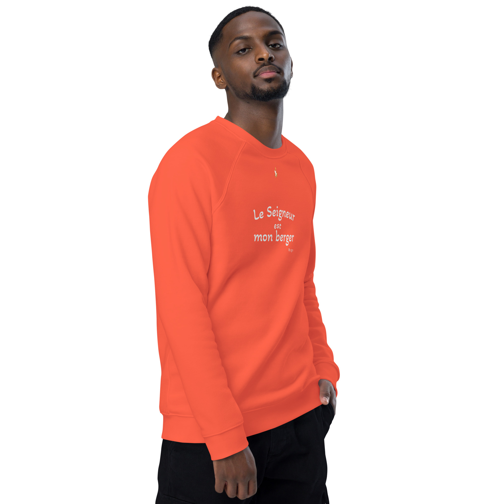Sweatshirt écologique unisexe KHAWNAN orange, parole « Le Seigneur est mon berger », vue de trois quarts droite.