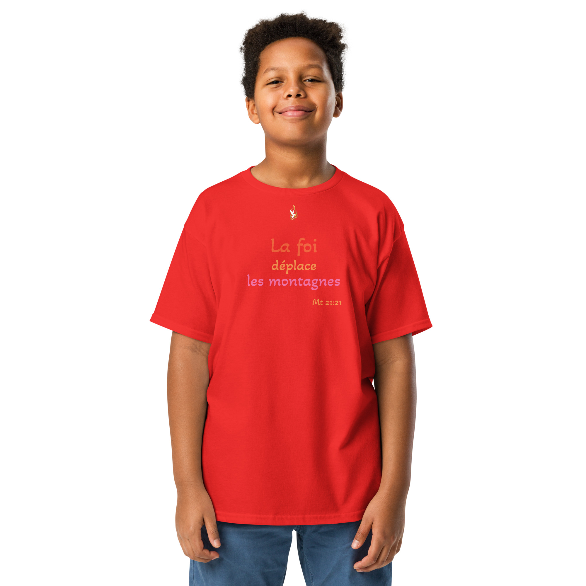 T-shirt classique enfant KHAWNAN rouge, parole « La foi déplace les montagnes », vue de face.