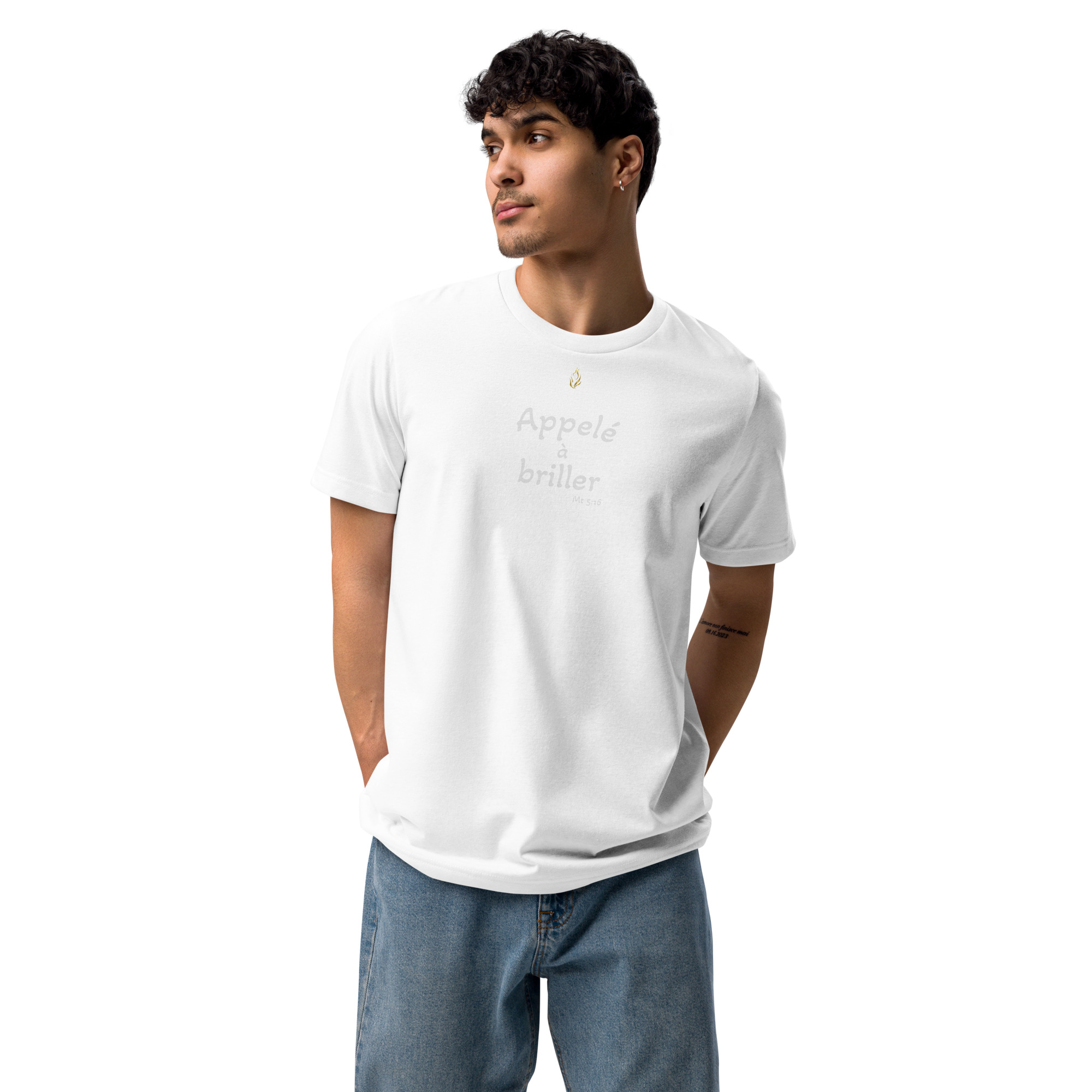T-shirt écologique unisexe KHAWNAN blanc, parole « Appelé à briller », vue de face.