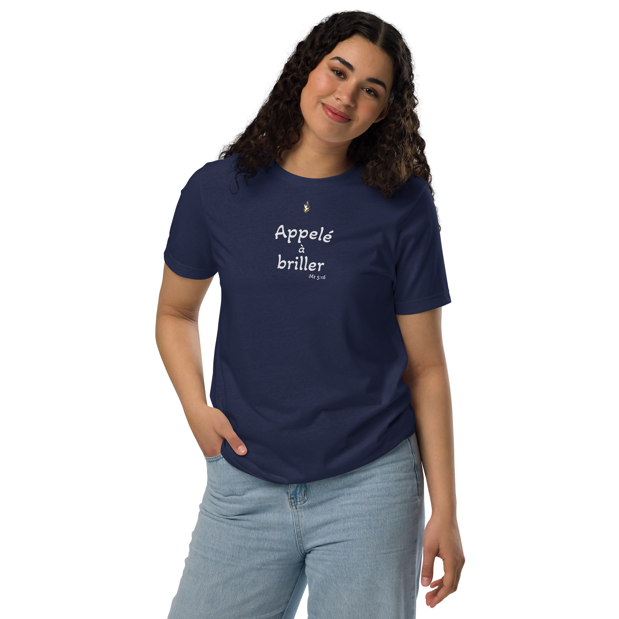 T-shirt écologique unisexe KHAWNAN bleu marine, parole « Appelé à briller », vue de face.