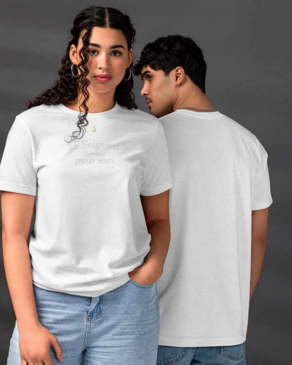 T-shirt écologique unisexe KHAWNAN blanc, parole « Le Seigneur combat pour moi ».