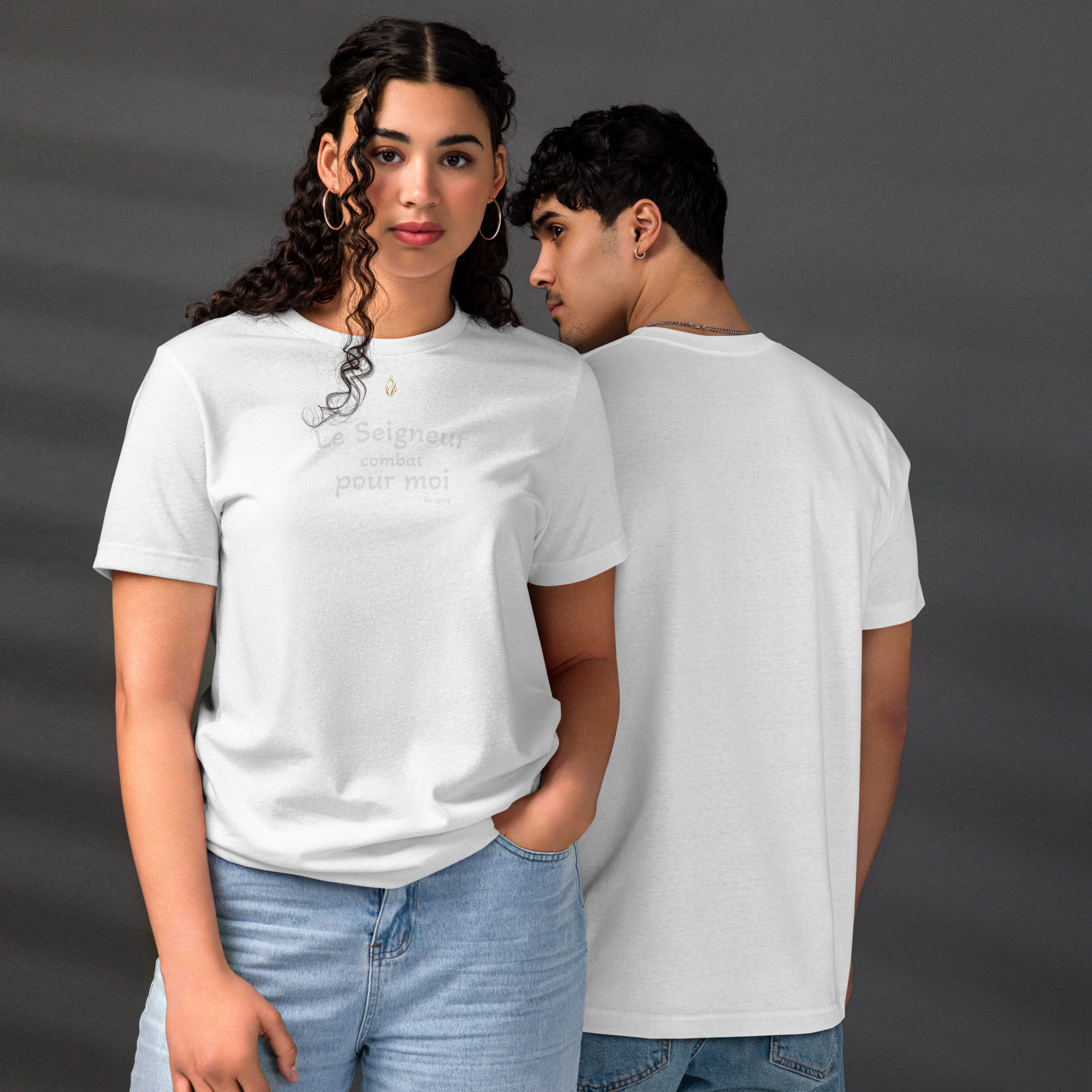 T-shirt écologique unisexe KHAWNAN blanc, parole « Le Seigneur combat pour moi ».