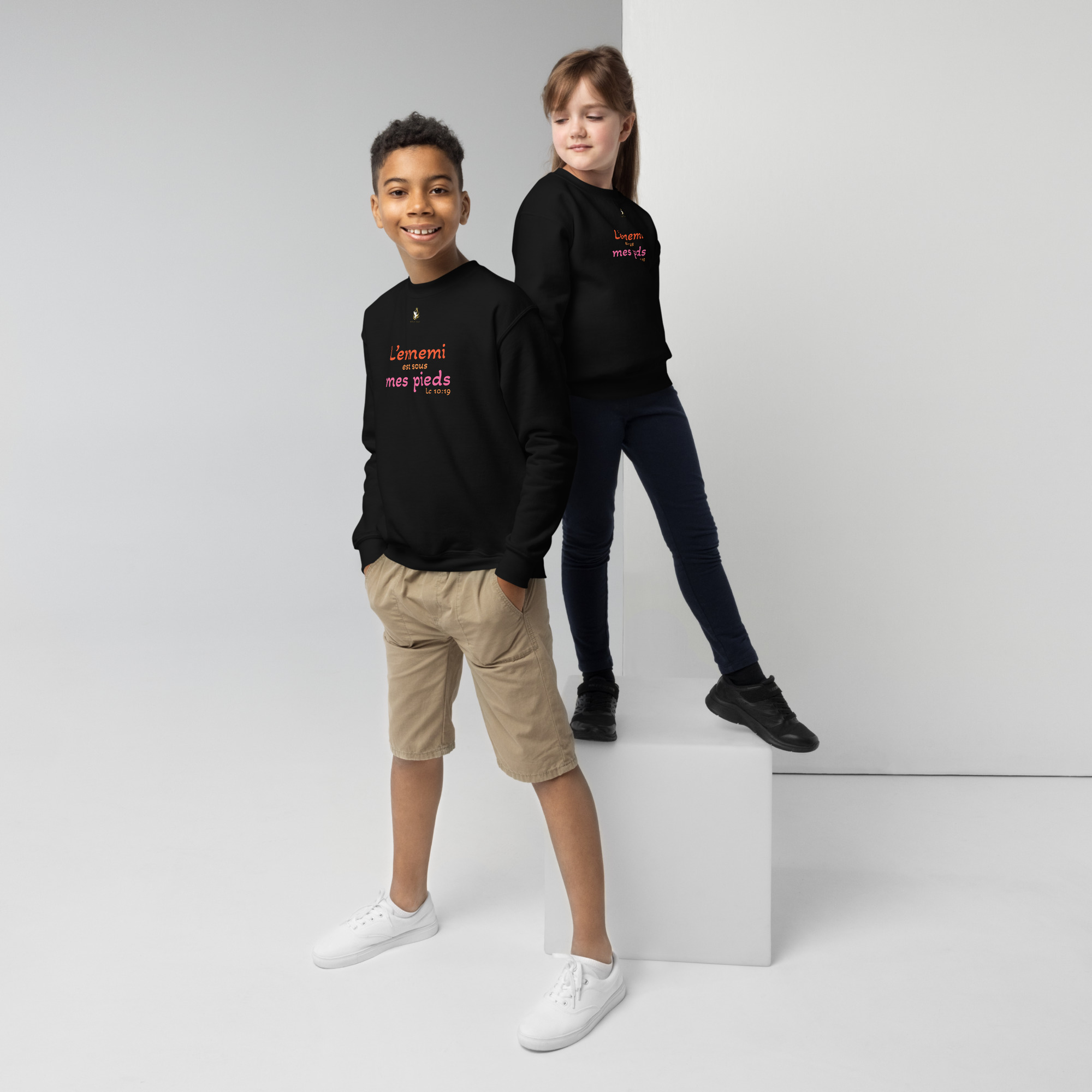 Sweat classique enfant « L’ennemi est sous mes pieds »